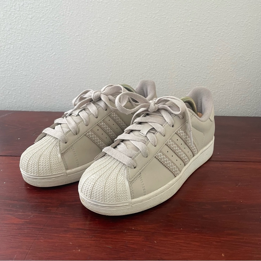 adidas Superstar II Sample Sneakers in Beige size 7